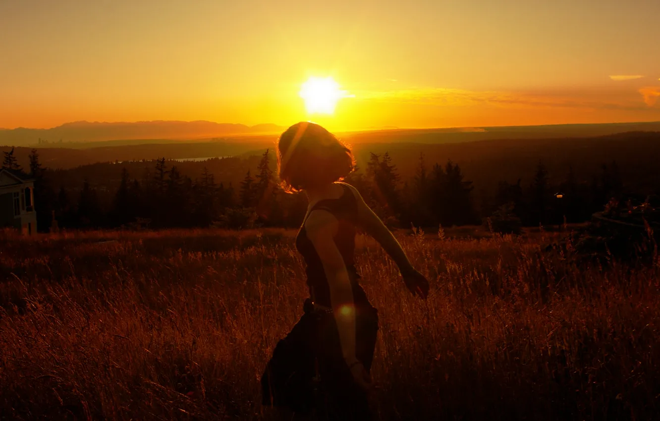 Photo wallpaper GIRL, FOREST, NATURE, MOUNTAINS, HORIZON, The SKY, SUNSET, LIGHT