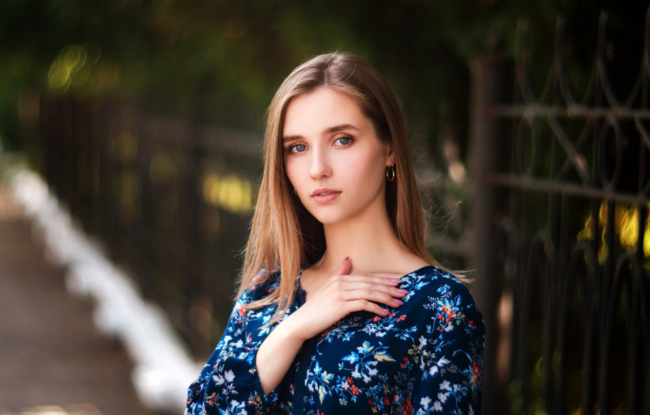 Photo wallpaper look, pose, street, model, the fence, portrait, makeup, dress