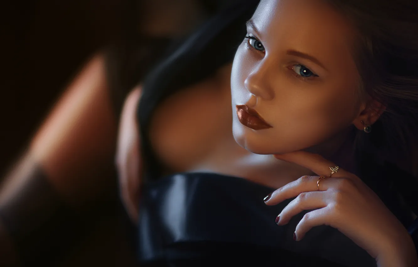 Photo wallpaper look, girl, face, pose, portrait, hands, lipstick, ring