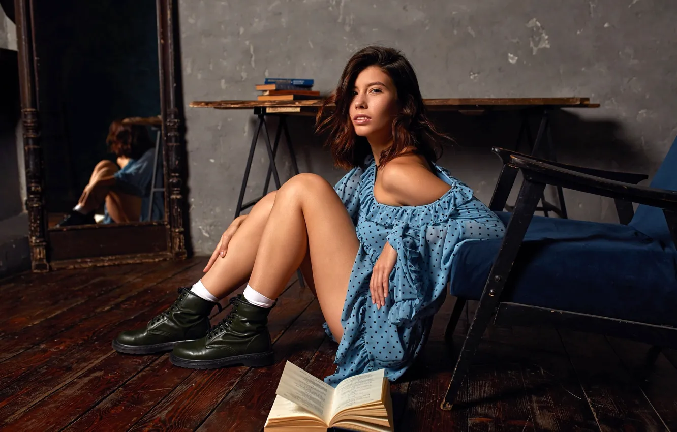 Photo wallpaper look, pose, reflection, room, model, portrait, chair, makeup