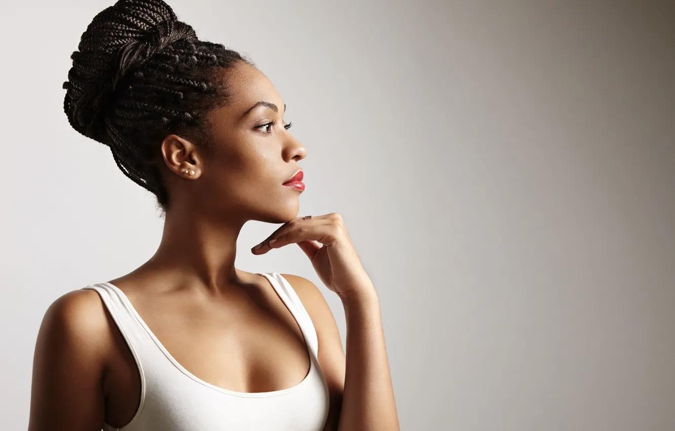 Photo wallpaper portrait, hands, makeup, hairstyle, mulatto, black hair