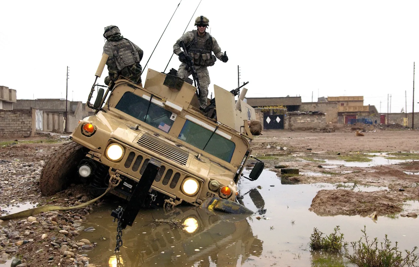 Photo wallpaper puddle, soldiers, jeep, the trick, an unfortunate accident, the us military, drowned