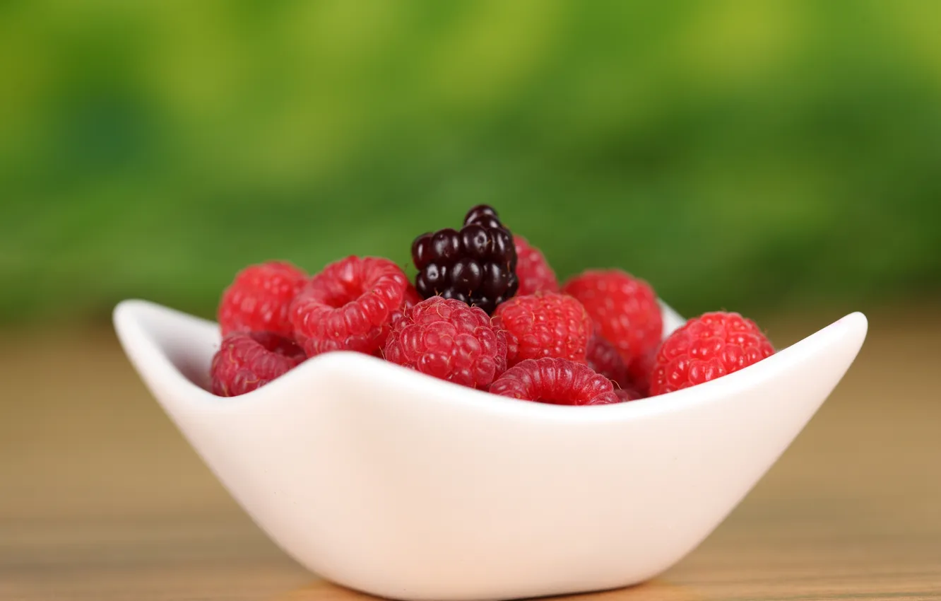 Photo wallpaper berries, raspberry, plate, BlackBerry