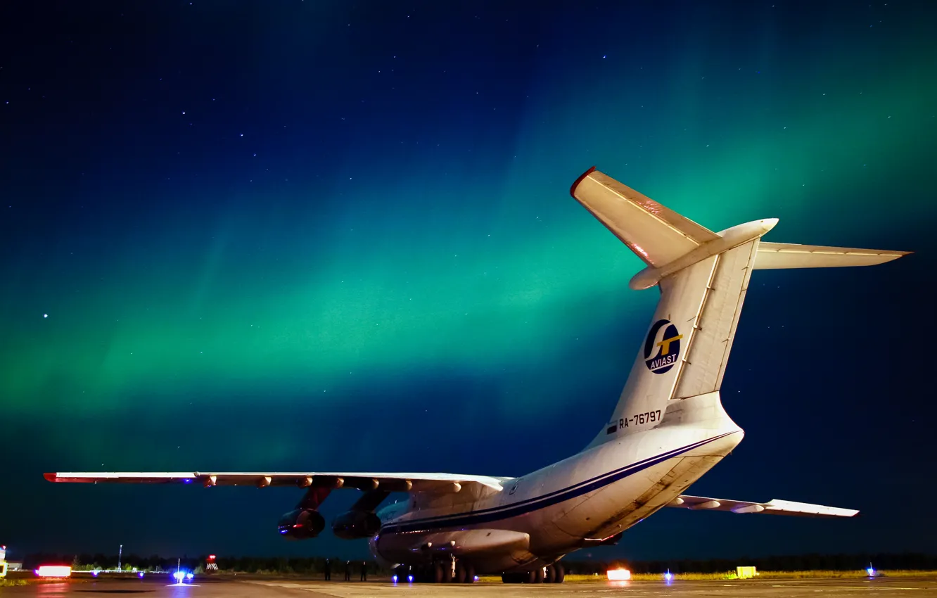 Photo wallpaper night, Northern lights, the plane, North, Il-76TD