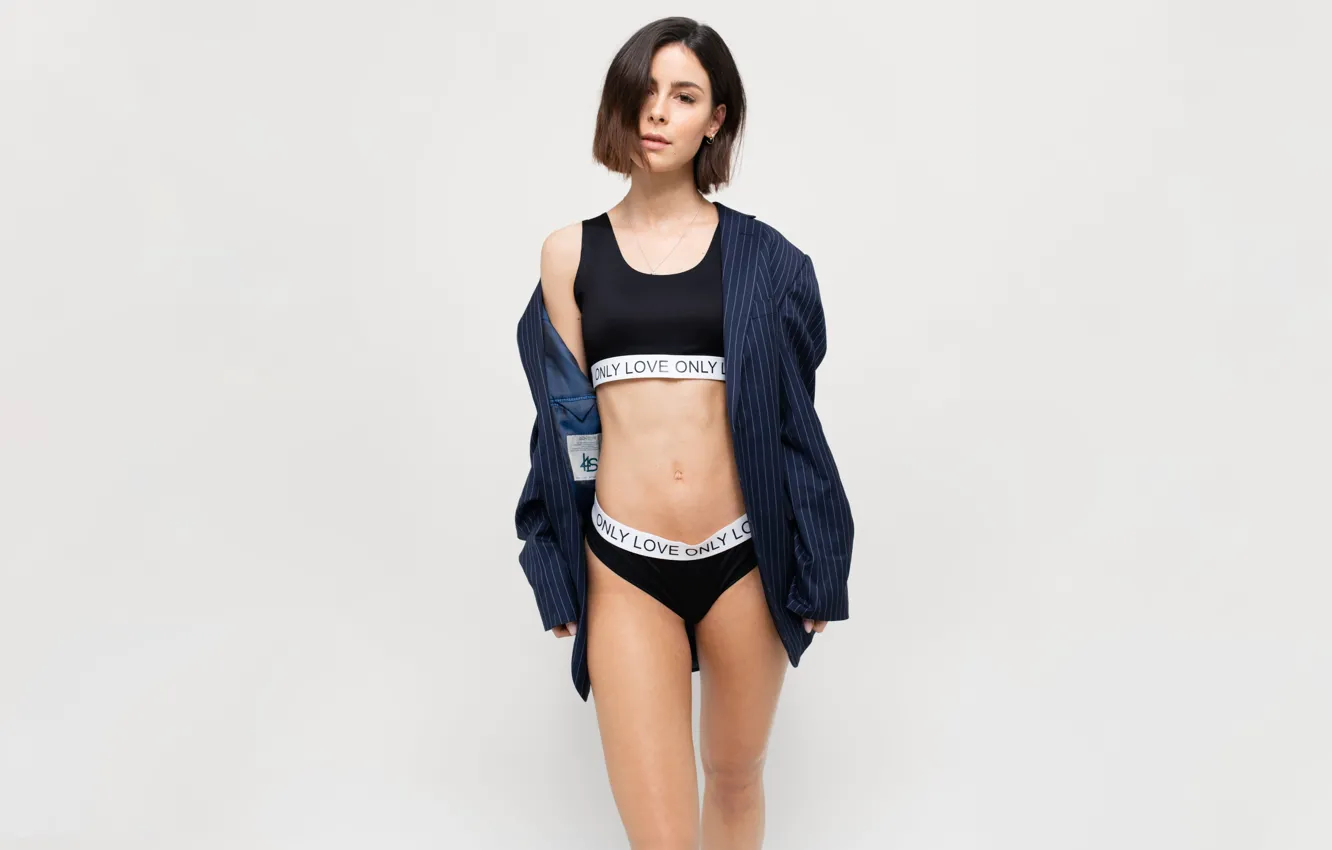 Photo wallpaper German, women, singer, brunette, standing, Lena Meyer-Landrut, shoulder length hair, women indoors