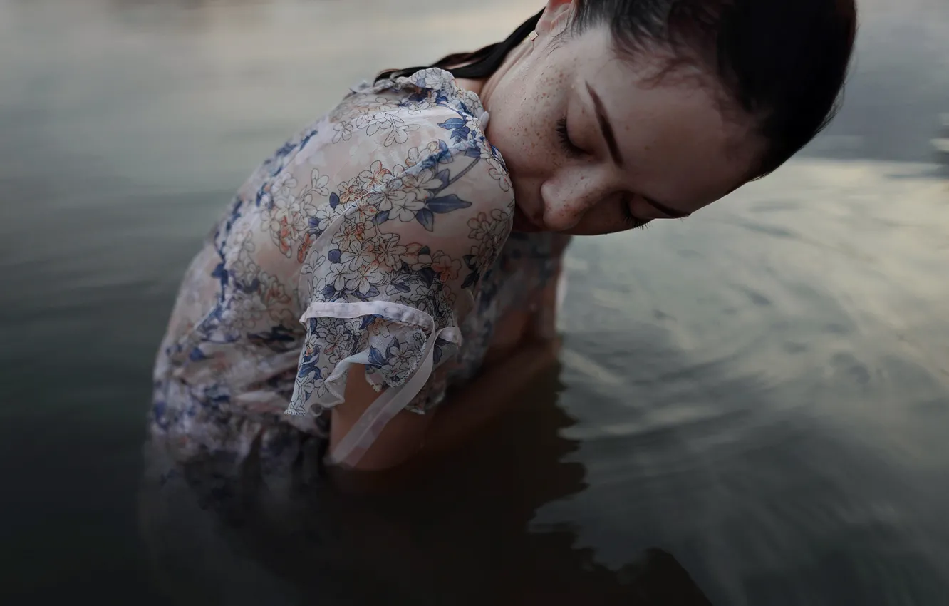 Photo wallpaper girl, wet, dress, freckles, Aleks Five, Elizabeth Mills