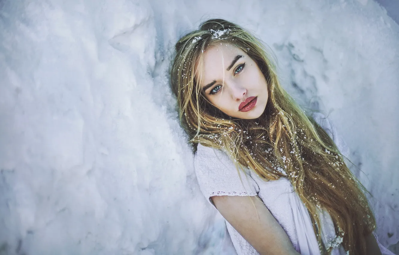 Photo wallpaper cold, look, girl
