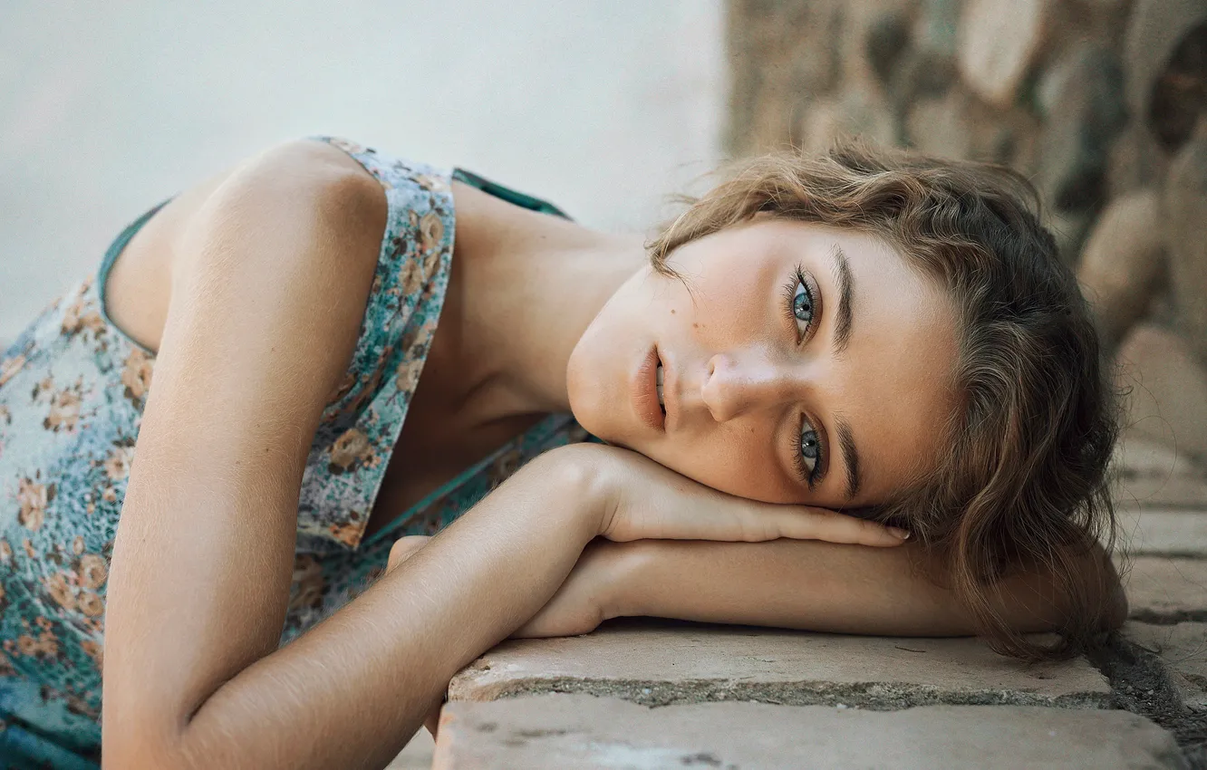 Photo wallpaper look, girl, face, mood, hands