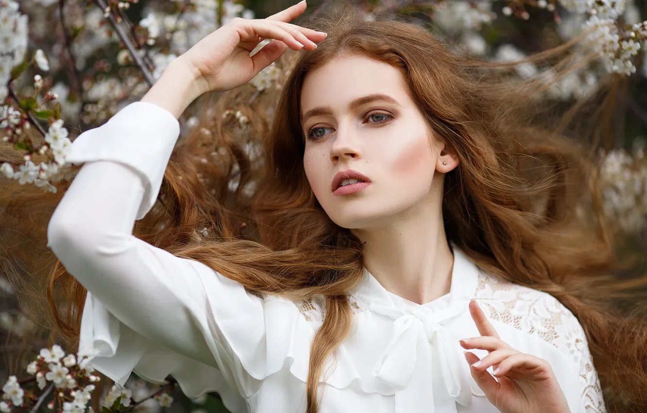 Photo wallpaper look, girl, face, pose, hair, portrait, hands, makeup