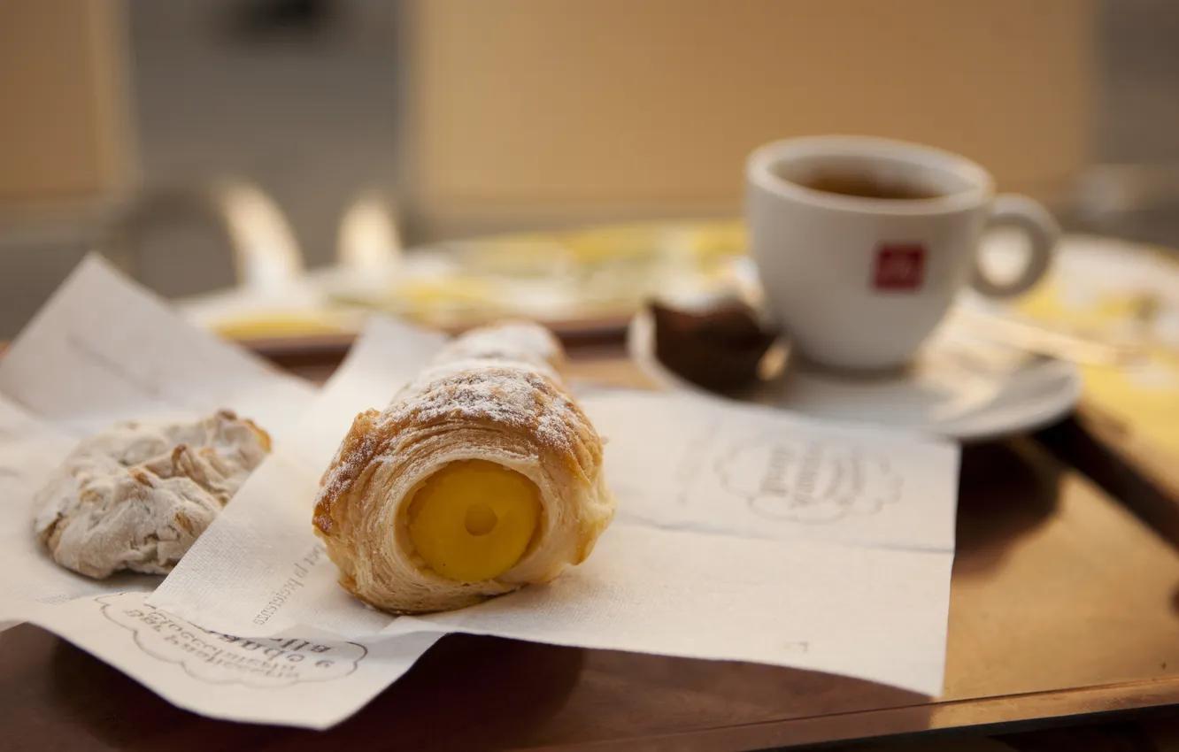 Photo wallpaper Cup, cream, napkin, tube, cannoli