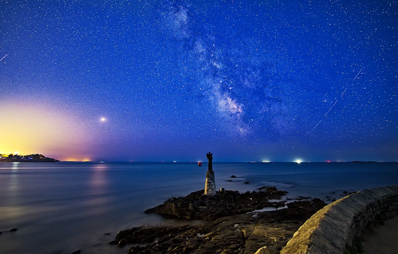 Photo wallpaper sea, night, France, statue, the milky way, France, Brittany, starry sky
