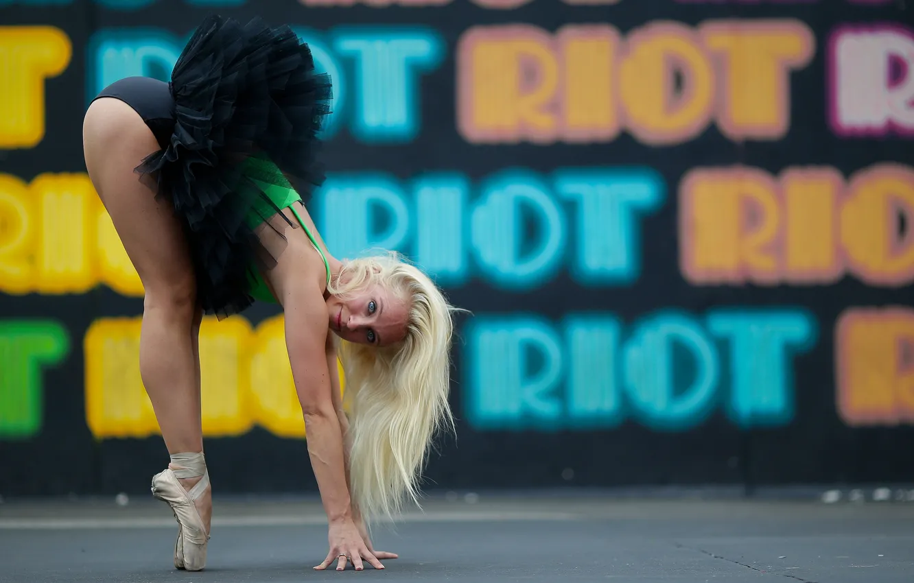 Photo wallpaper face, pose, model, hair, legs, Maxine