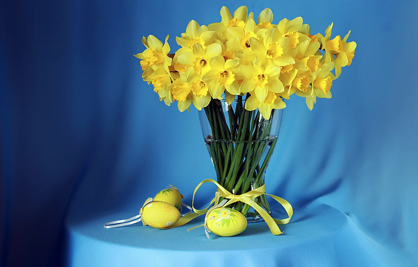 Photo wallpaper eggs, bouquet, daffodils