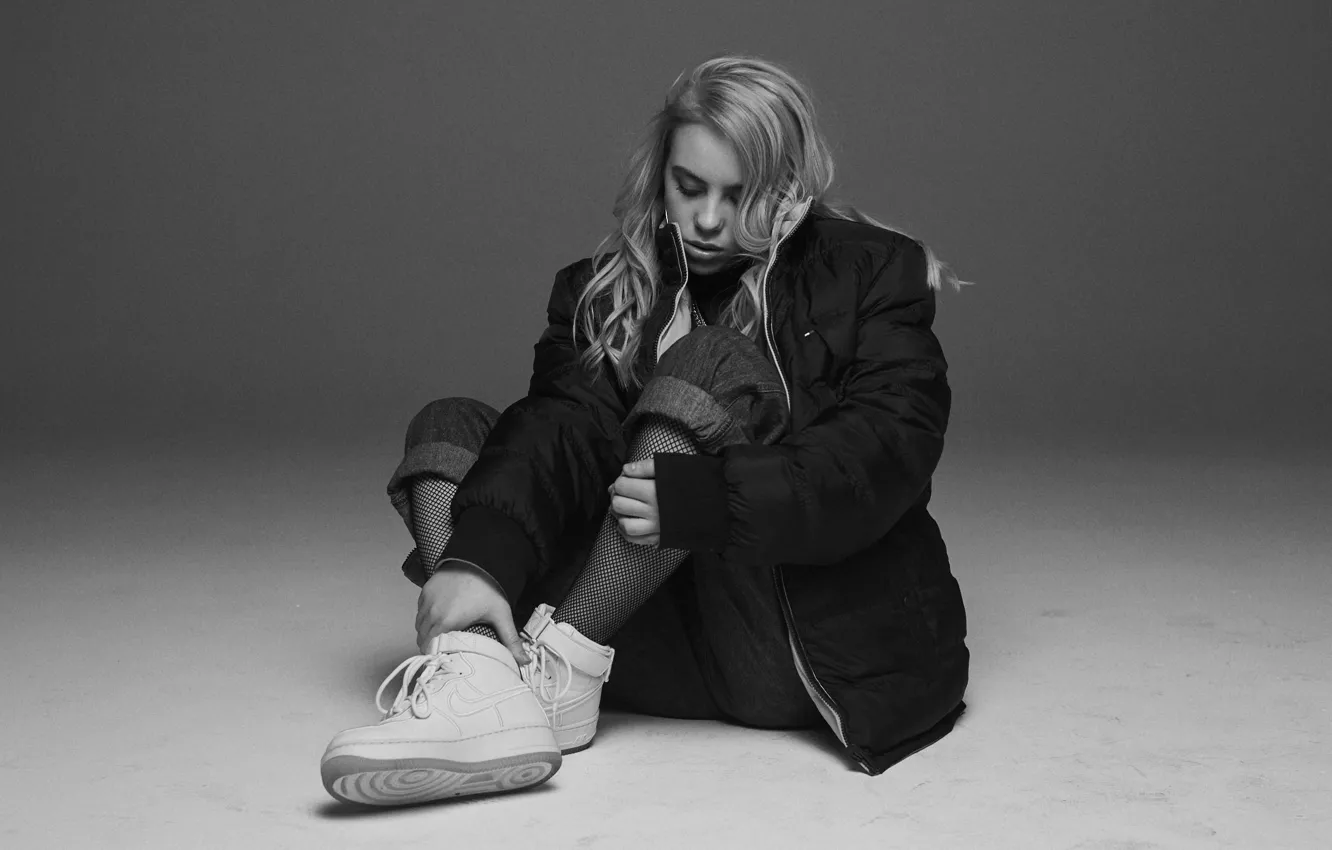 Photo wallpaper black & white, jacket, blonde, black and white, singer, sneakers, singer, Billie Eilish
