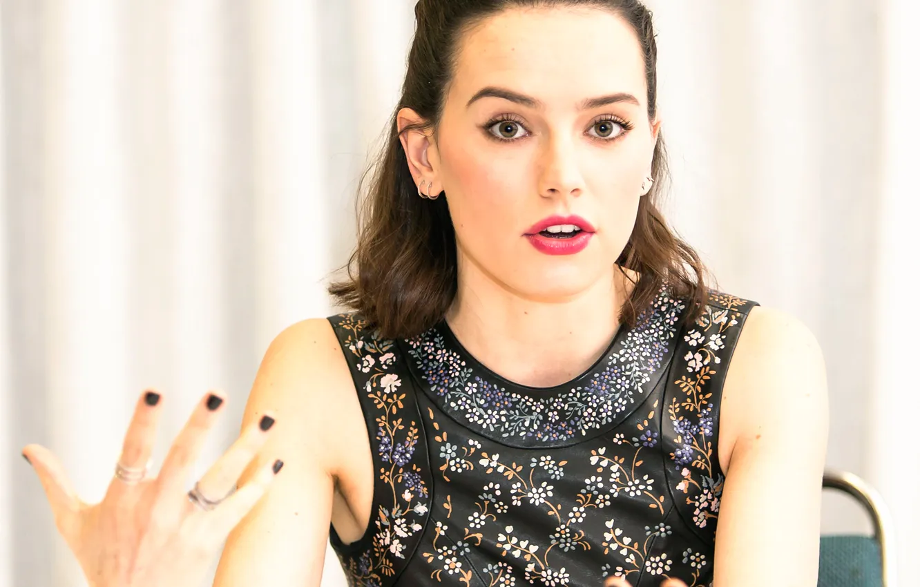 Photo wallpaper Star wars, 2015, press conference, Daisy Ridley, Daisy Ridley
