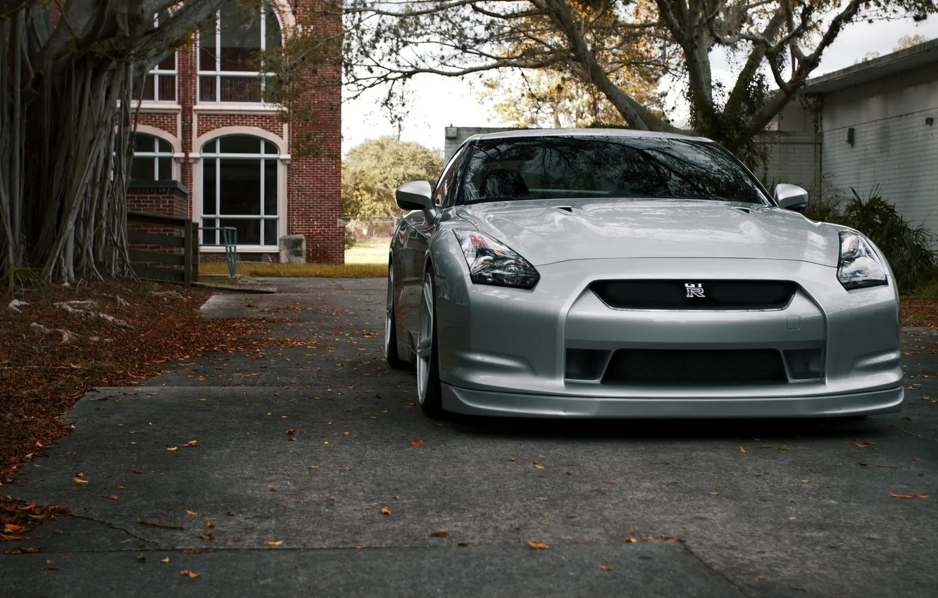 Photo wallpaper the sky, asphalt, leaves, trees, reflection, building, silver, GTR