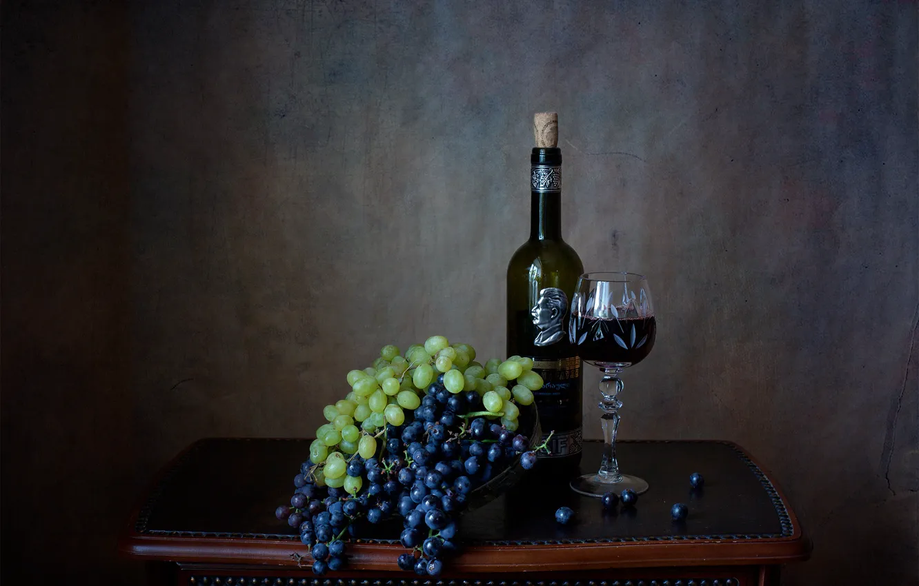 Photo wallpaper blue, green, table, background, wall, wine, glass, bottle