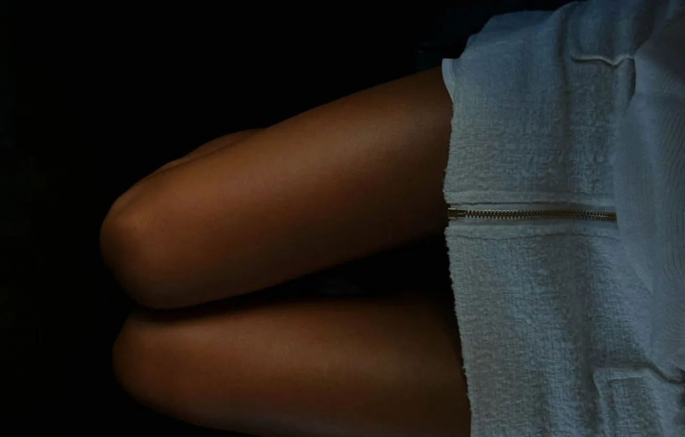 Photo wallpaper the dark background, tan, knees, slender legs