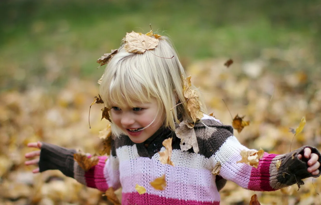 Photo wallpaper autumn, leaves, girl