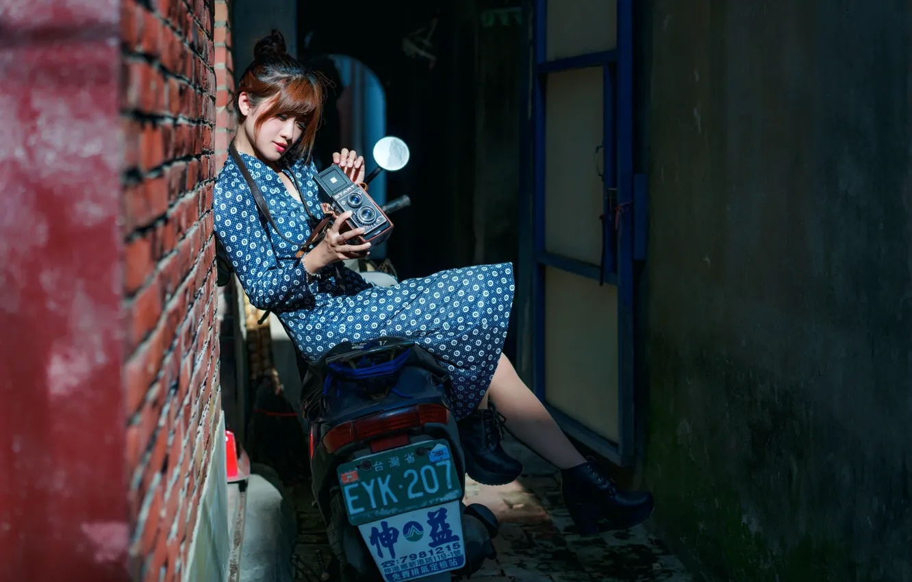 Photo wallpaper model, dress, moped, the camera, Asian