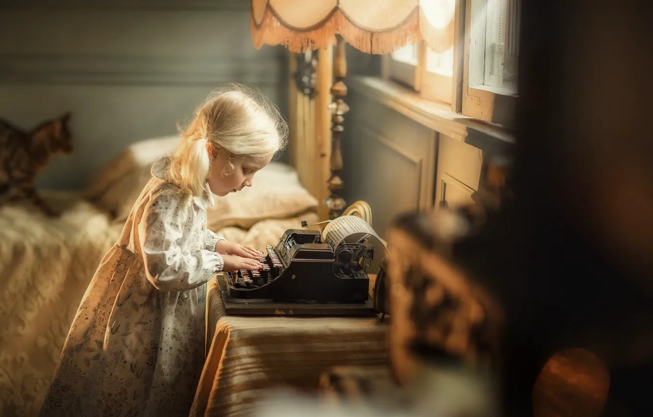 Photo wallpaper girl, typewriter, Christina Savchenko