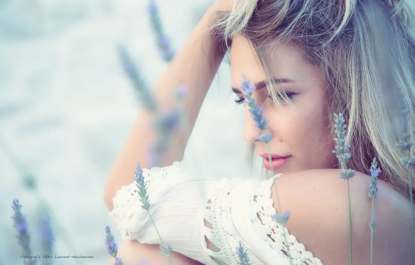 Photo wallpaper look, girl, flowers, gentle, Edith Laurent-Neuhauser