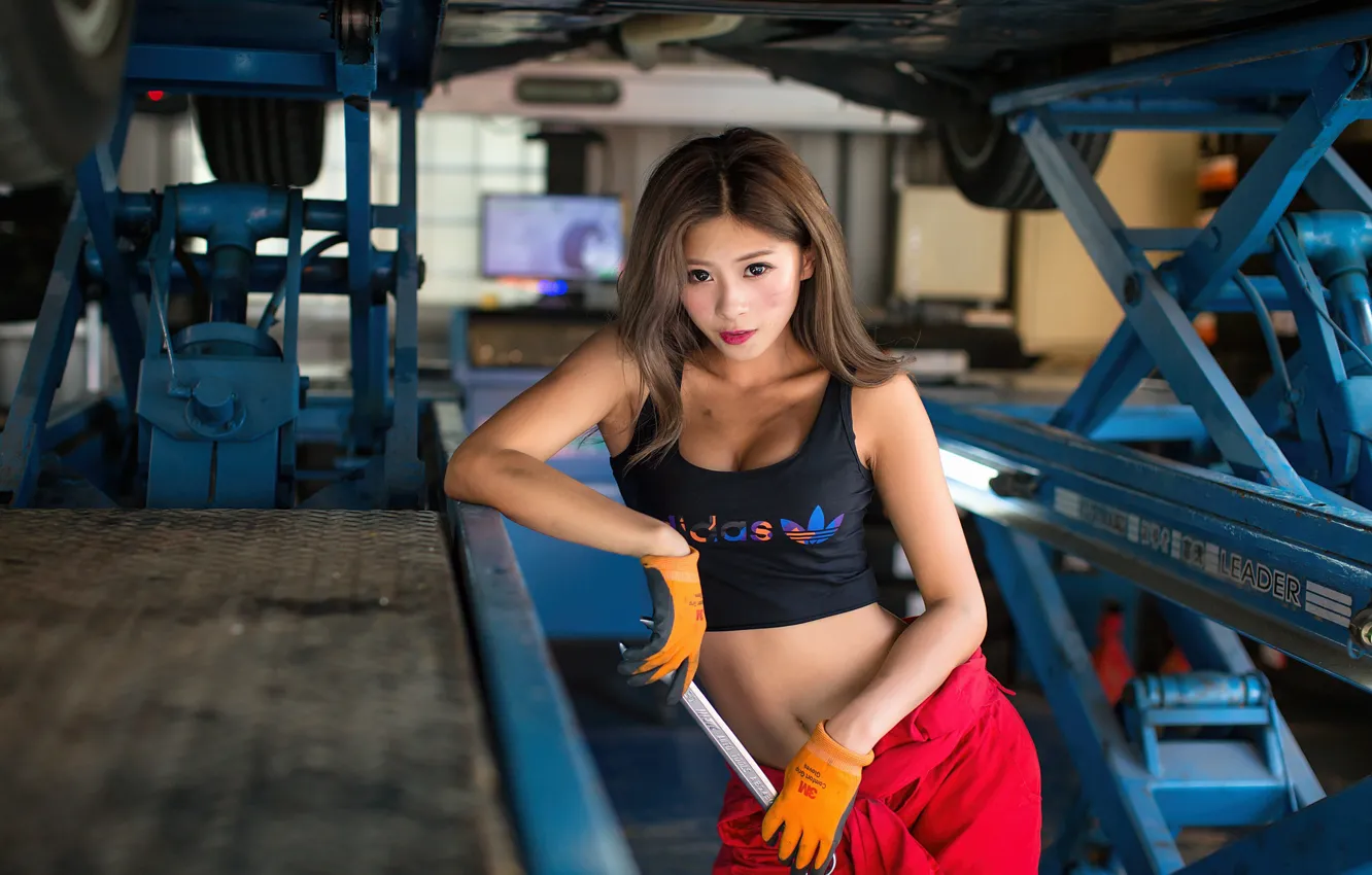 Photo wallpaper sexy, key, Asian, t-shirt, garage