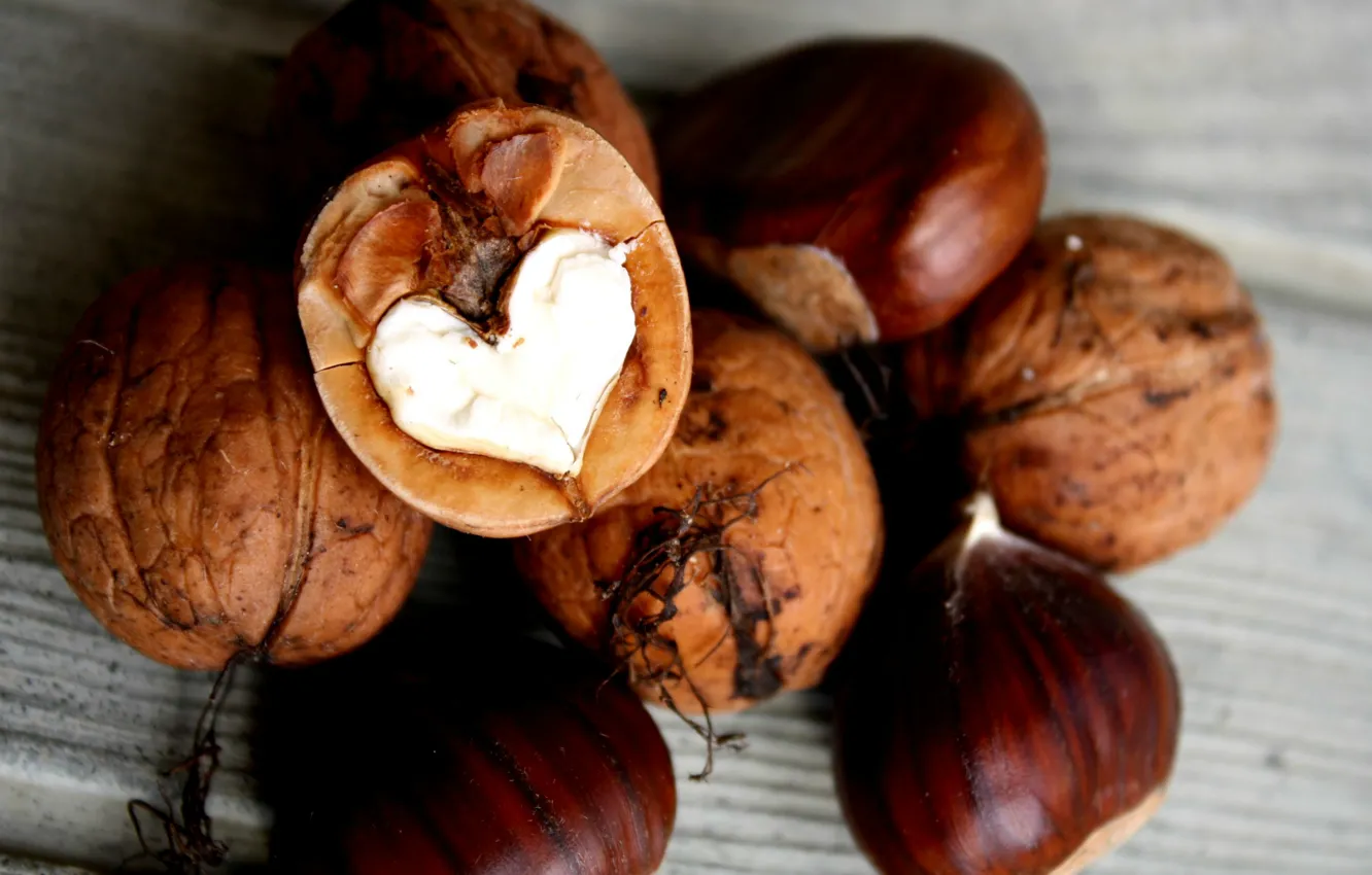 Photo wallpaper heart, walnut, chestnuts