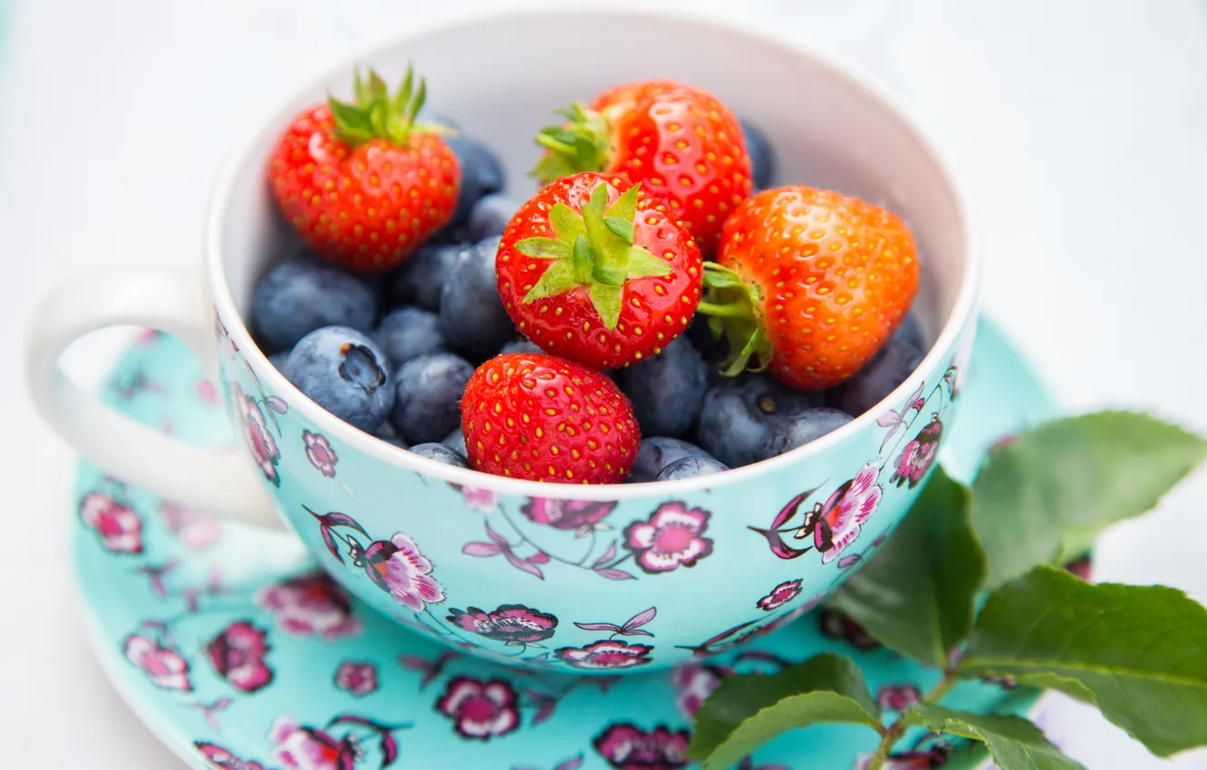 Photo wallpaper summer, leaves, berries, blueberries, strawberry, Cup, saucer