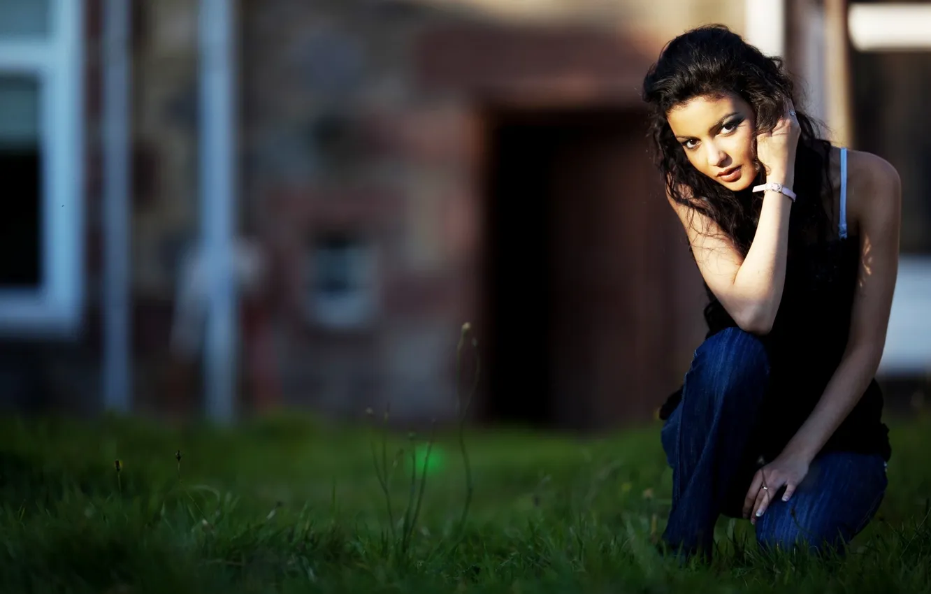 Photo wallpaper grass, look, brunette