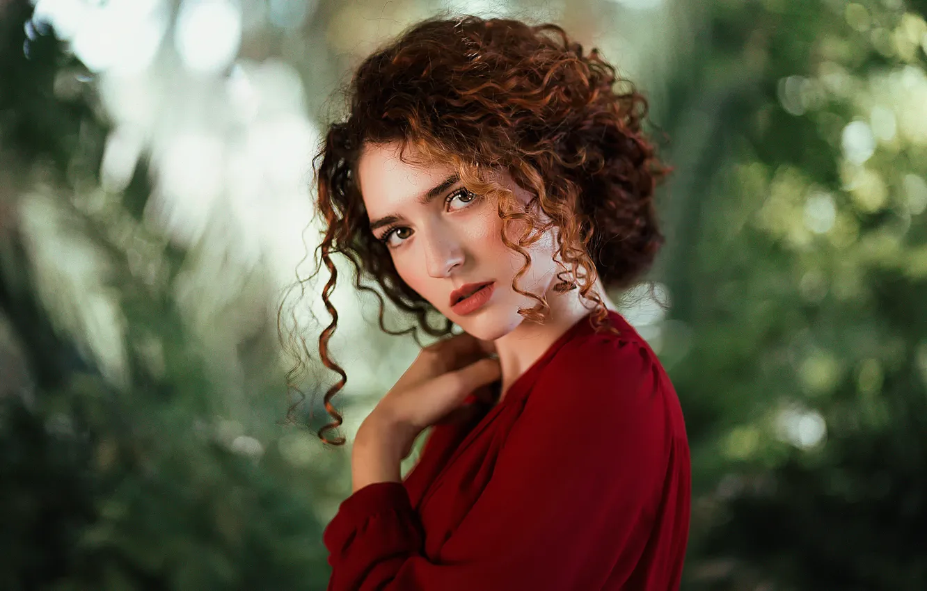 Photo wallpaper curls, curls, retouching, Tania Cervián