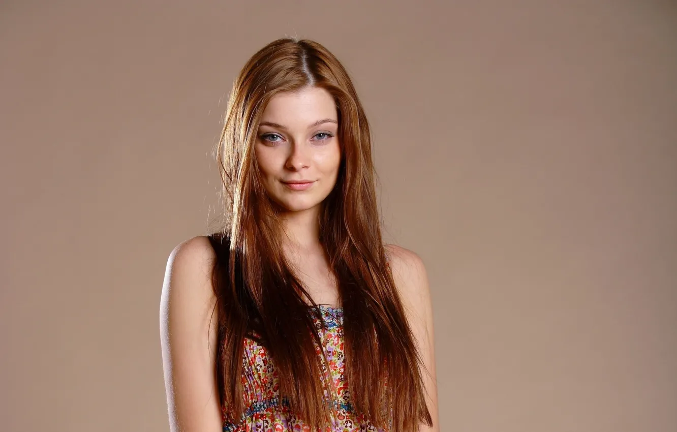 Photo wallpaper legs, sexy girl, smile, necklace, brownette, angelina, indi...
