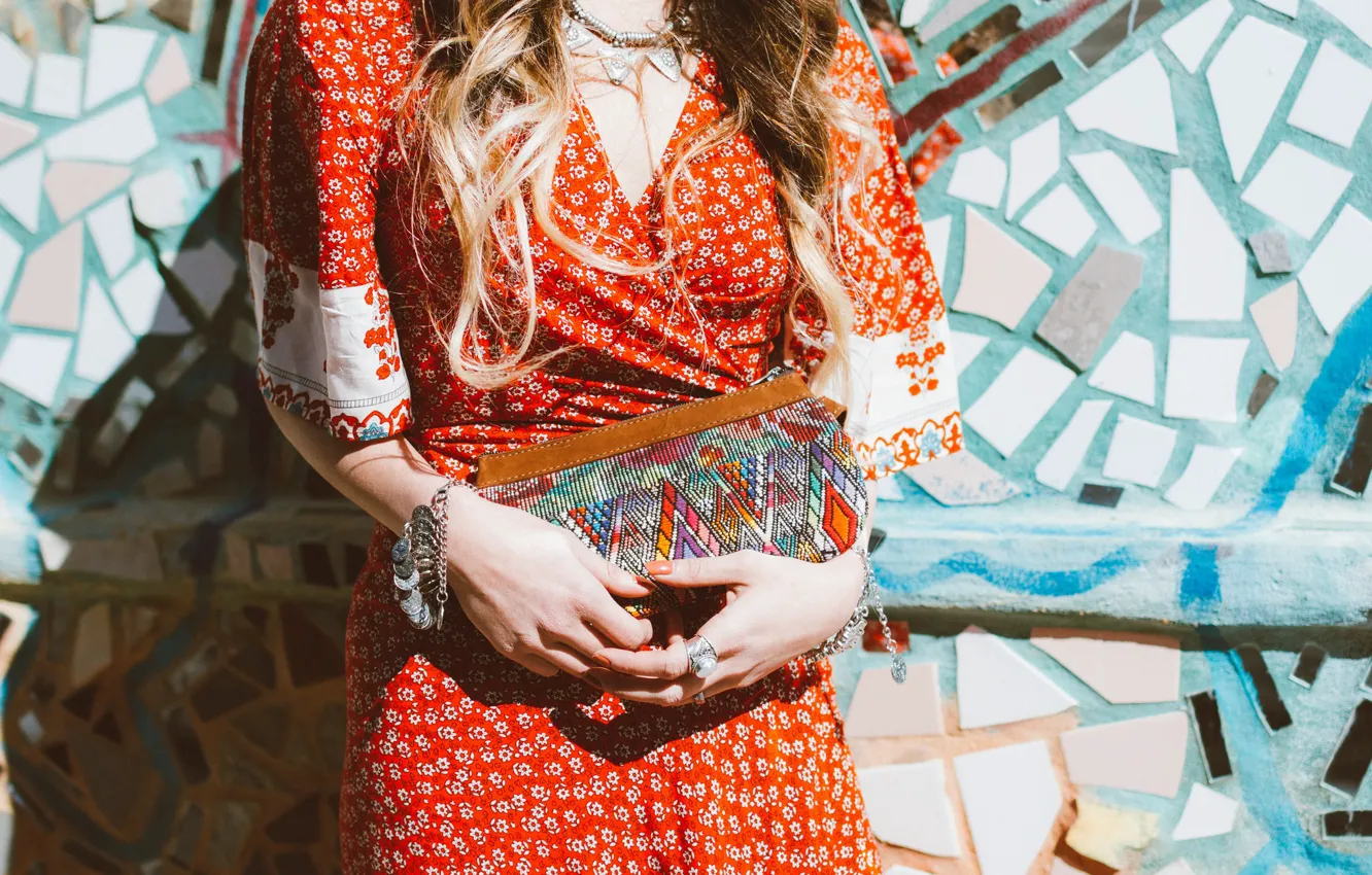 Photo wallpaper girl, dress, ring, bracelet, bag, bright