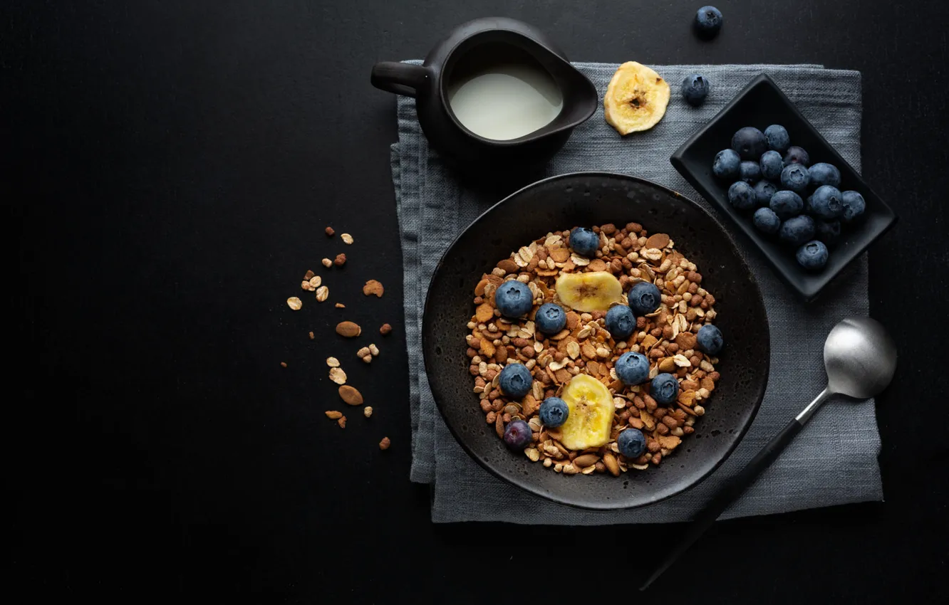 Photo wallpaper berries, the dark background, blueberries, plate, spoon, bananas, dishes, nuts