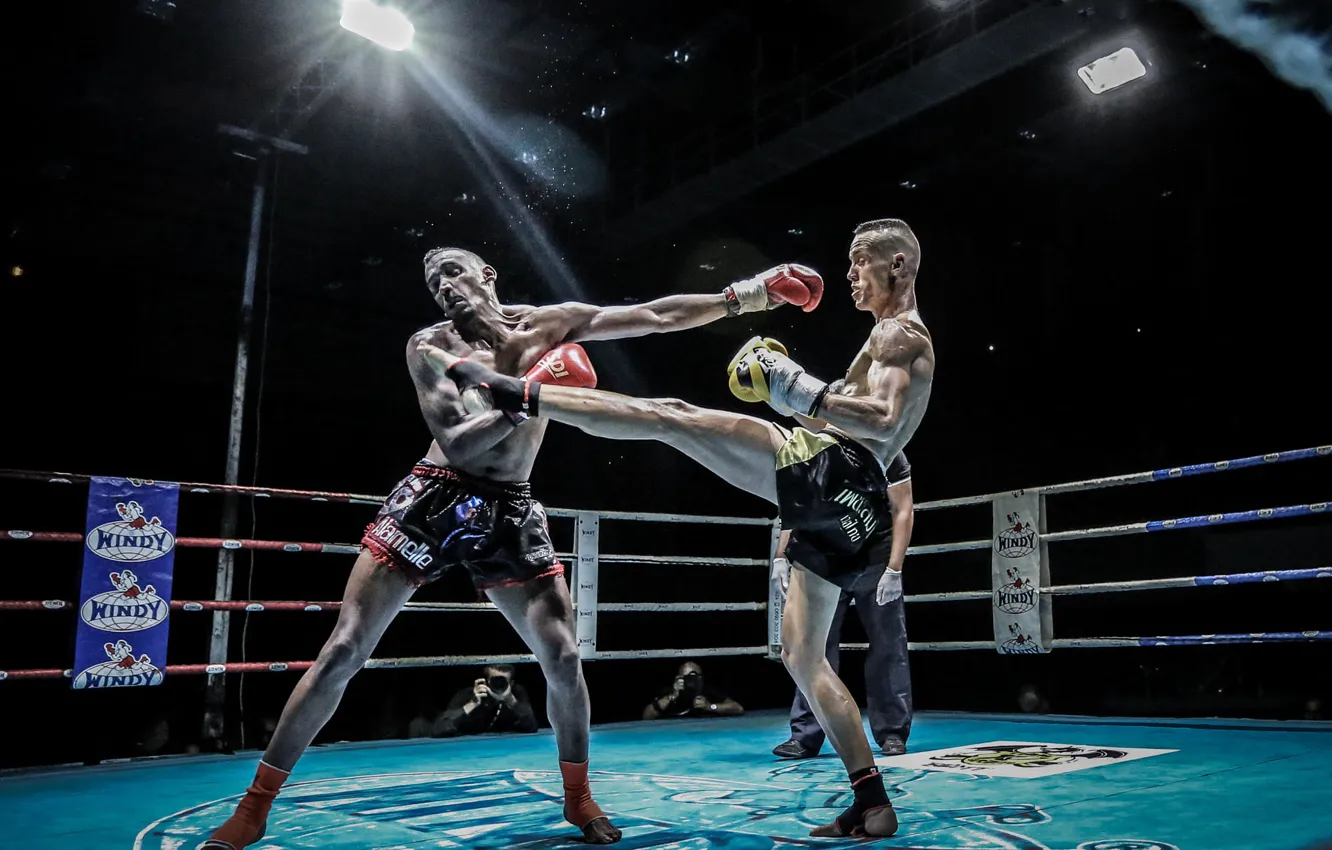 Photo wallpaper attack, blow, the ring, Thai Boxing, photographer, fighters, welcome, the judge
