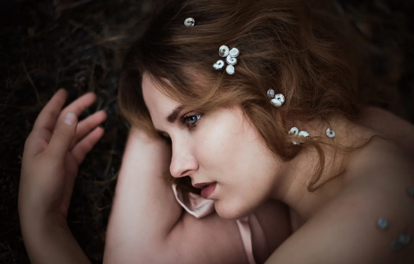 Photo wallpaper sadness, look, girl, nature, pose, mood, glade, snail