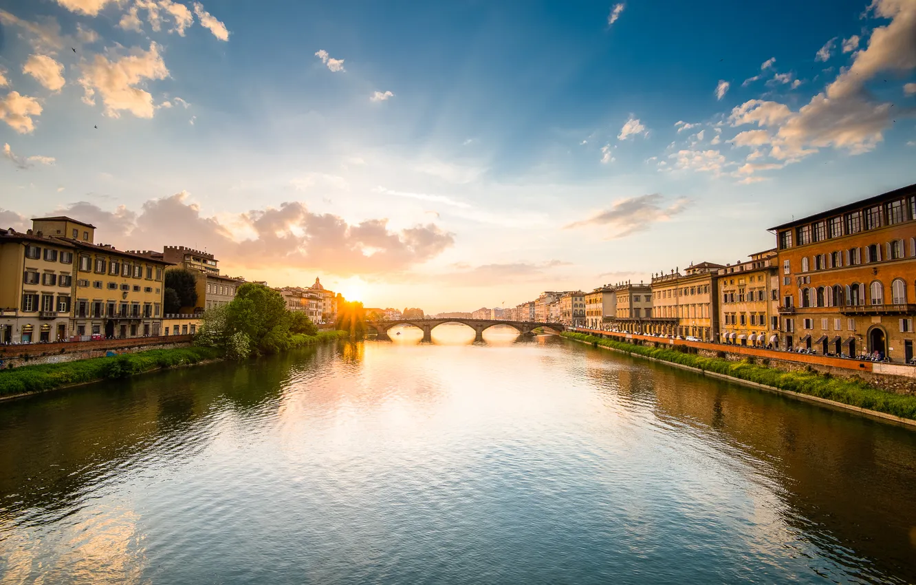 Photo wallpaper the sky, the sun, river, home, Italy, Florence, Arno, the bridge of Santa trinità