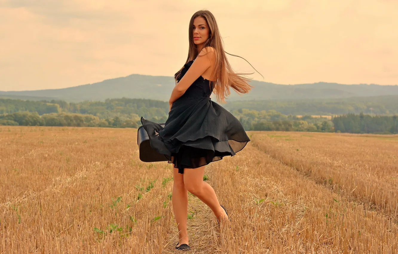 Photo wallpaper field, nature, smile, dress