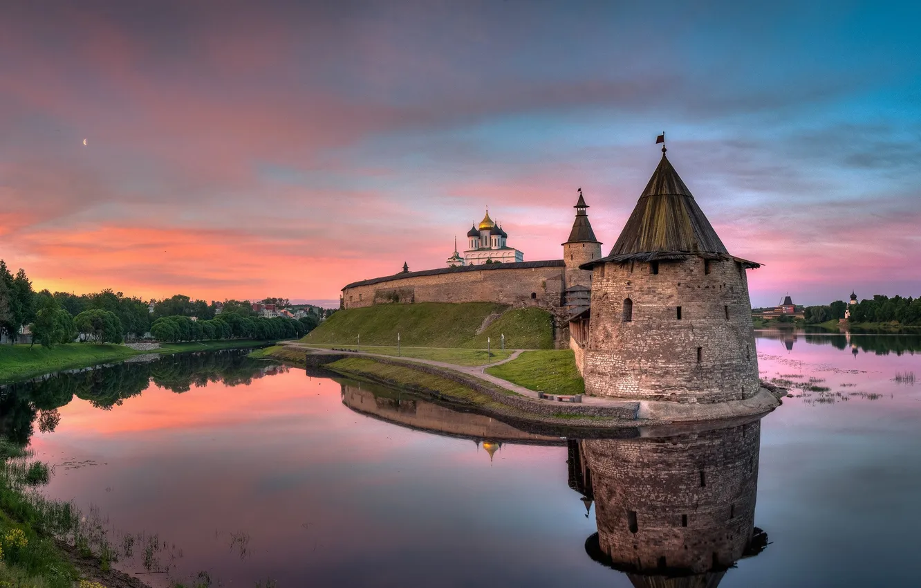 Photo wallpaper early morning, Roman Dmitriev, Pskov Chrome