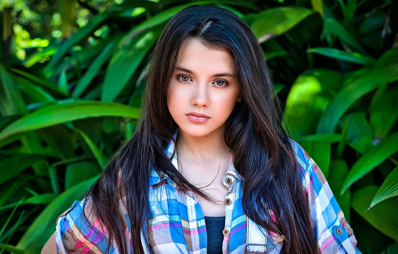 Photo wallpaper look, face, background, hair, portrait, lips, shirt