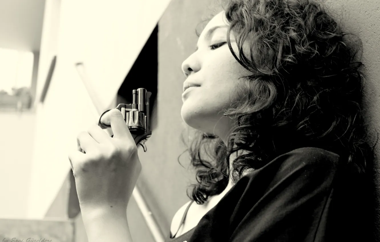 Photo wallpaper hair, hairstyle, steps, revolver, the trigger