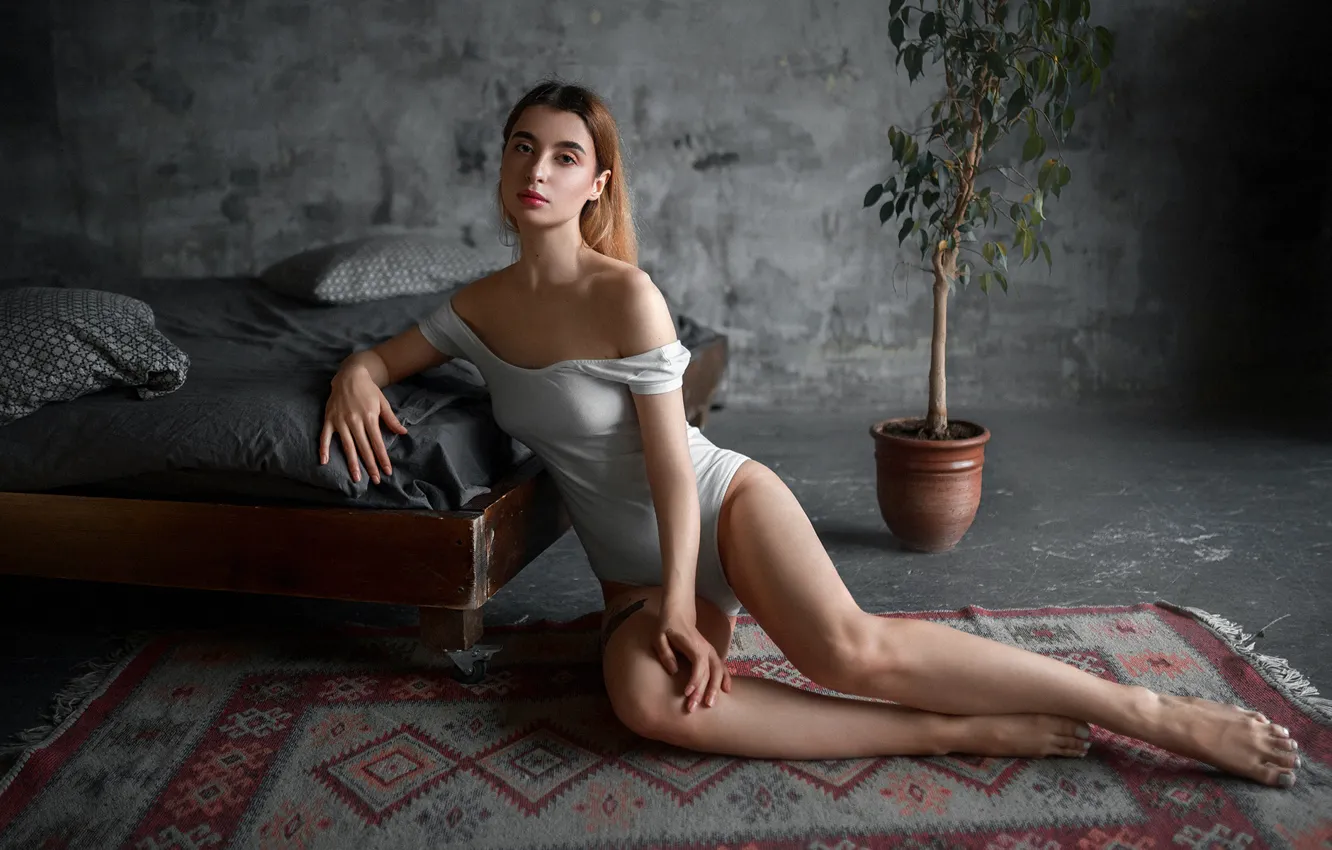 Photo wallpaper girl, pose, carpet, bed, legs, on the floor, tree, Yuri Demidov