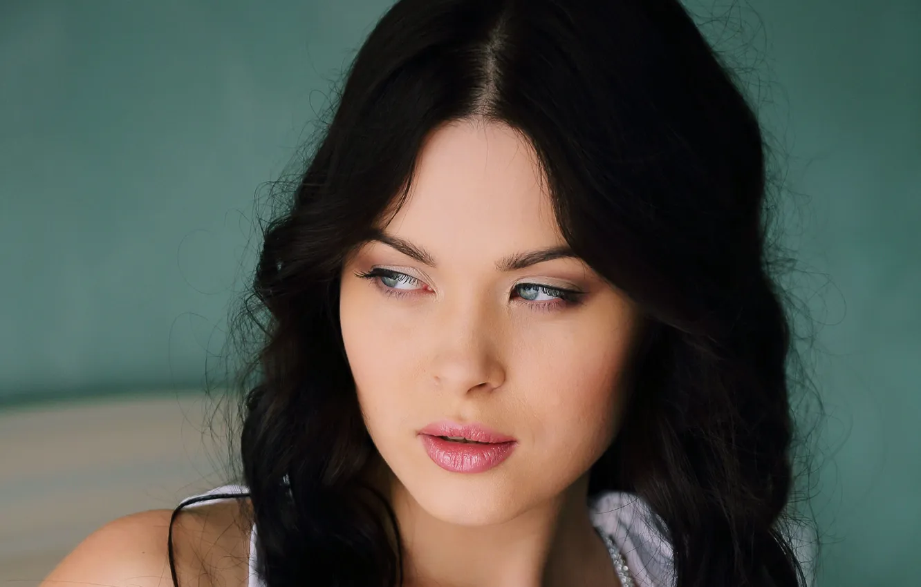 Photo wallpaper look, girl, face, model, brunette, Amelie B