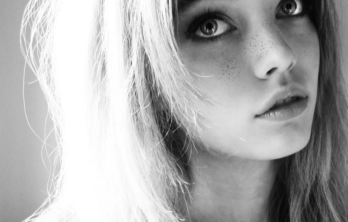 Photo wallpaper girl, portrait, freckles, black and white