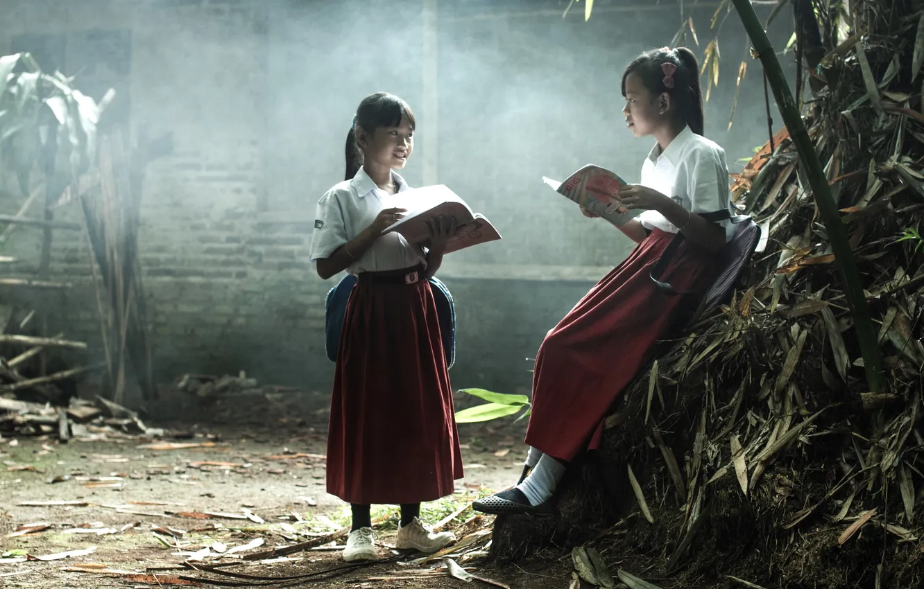 Photo wallpaper girls, student, Villagers