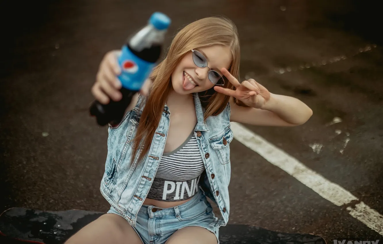 Photo wallpaper girl, legs, model, blonde, skateboard, sitting, Pepsi, skateboarding