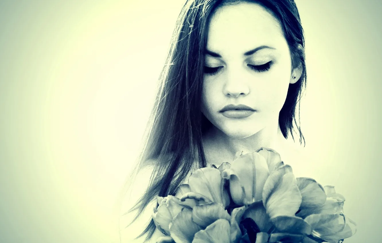 Photo wallpaper brunette, tulips, Olga Jet