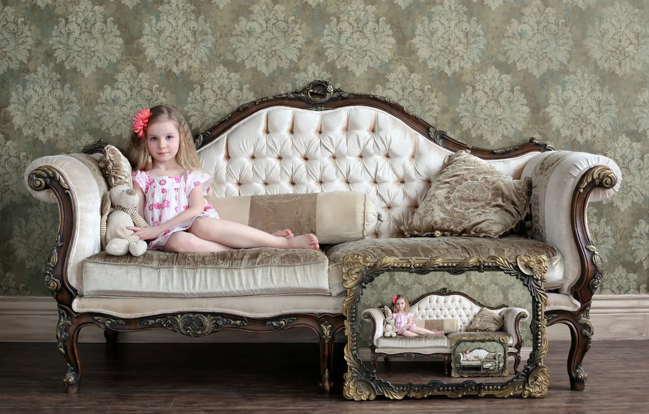 Photo wallpaper sofa, toy, child, girl, recursion, picture in picture