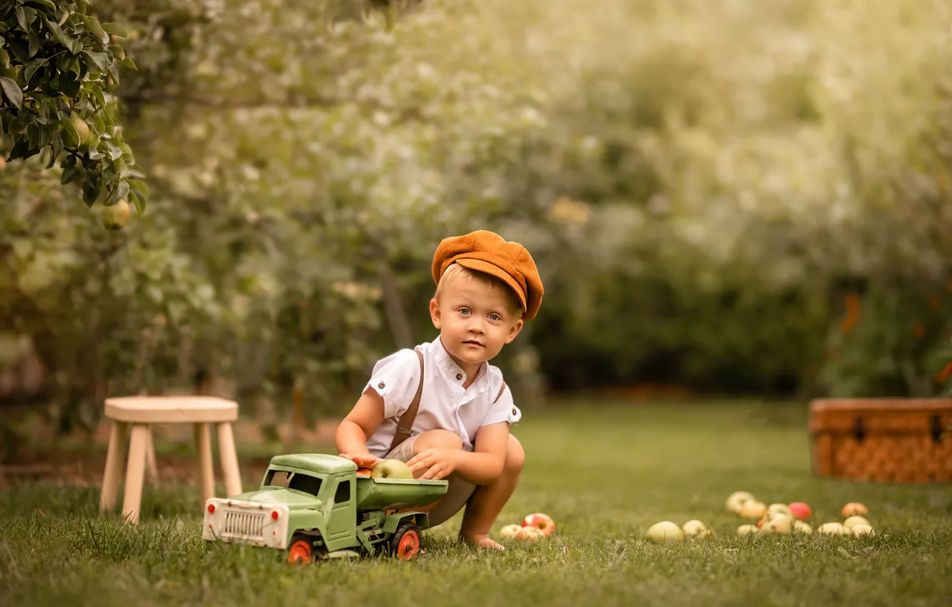 Photo wallpaper glade, boy, machine, Elena Chernihiv