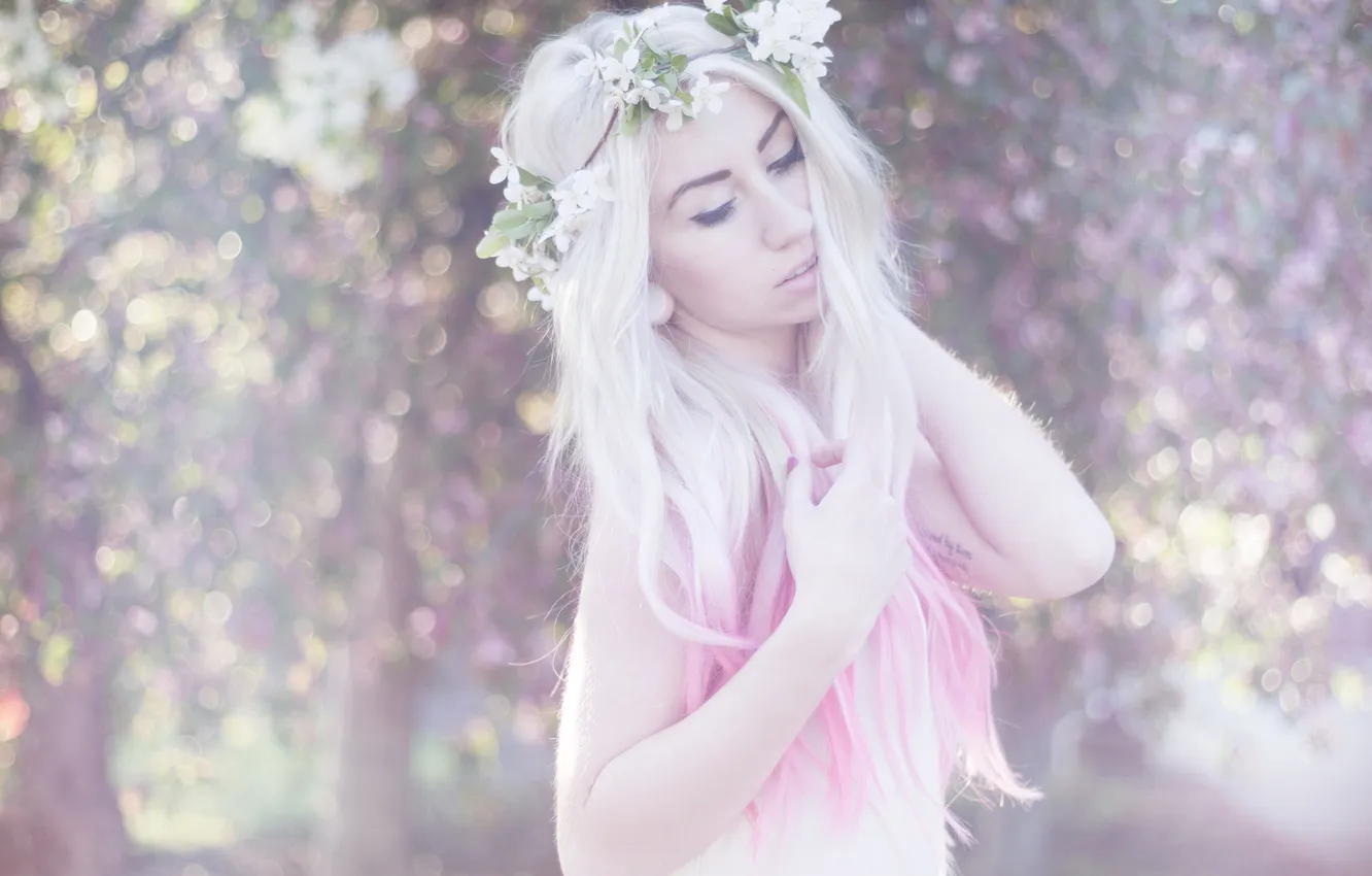 Photo wallpaper girl, arrows, wreath